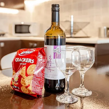 Seaside View 1-bedroom Apartment! Ларнака