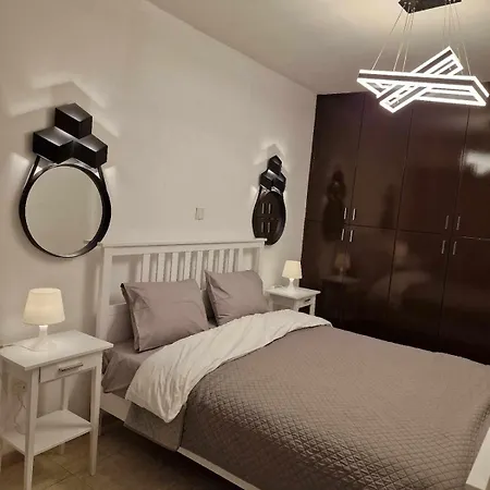 Seaside View 1-bedroom Apartment! Апартаменты Ларнака