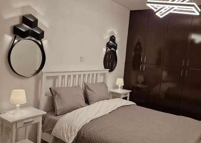 Seaside View 1-bedroom Apartment! Апартаменты Ларнака