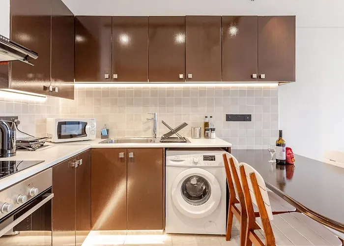 Seaside View 1-bedroom Apartment! Ларнака