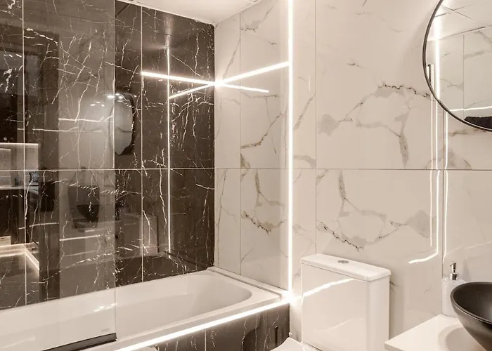 Seaside View 1-bedroom Apartment! * ラルナカ