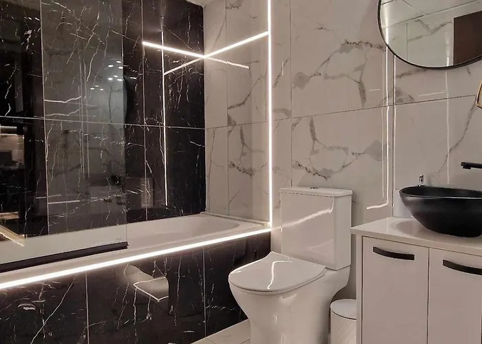 Seaside View 1-bedroom Apartment! Larnaca