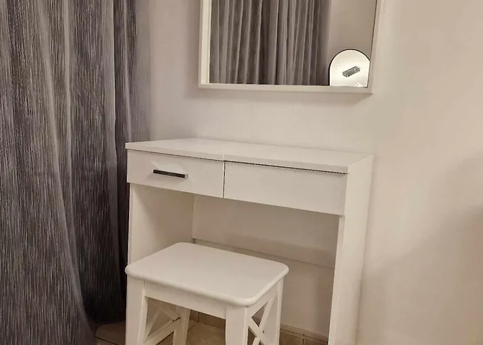 Seaside View 1-bedroom Apartment! アパート ラルナカ